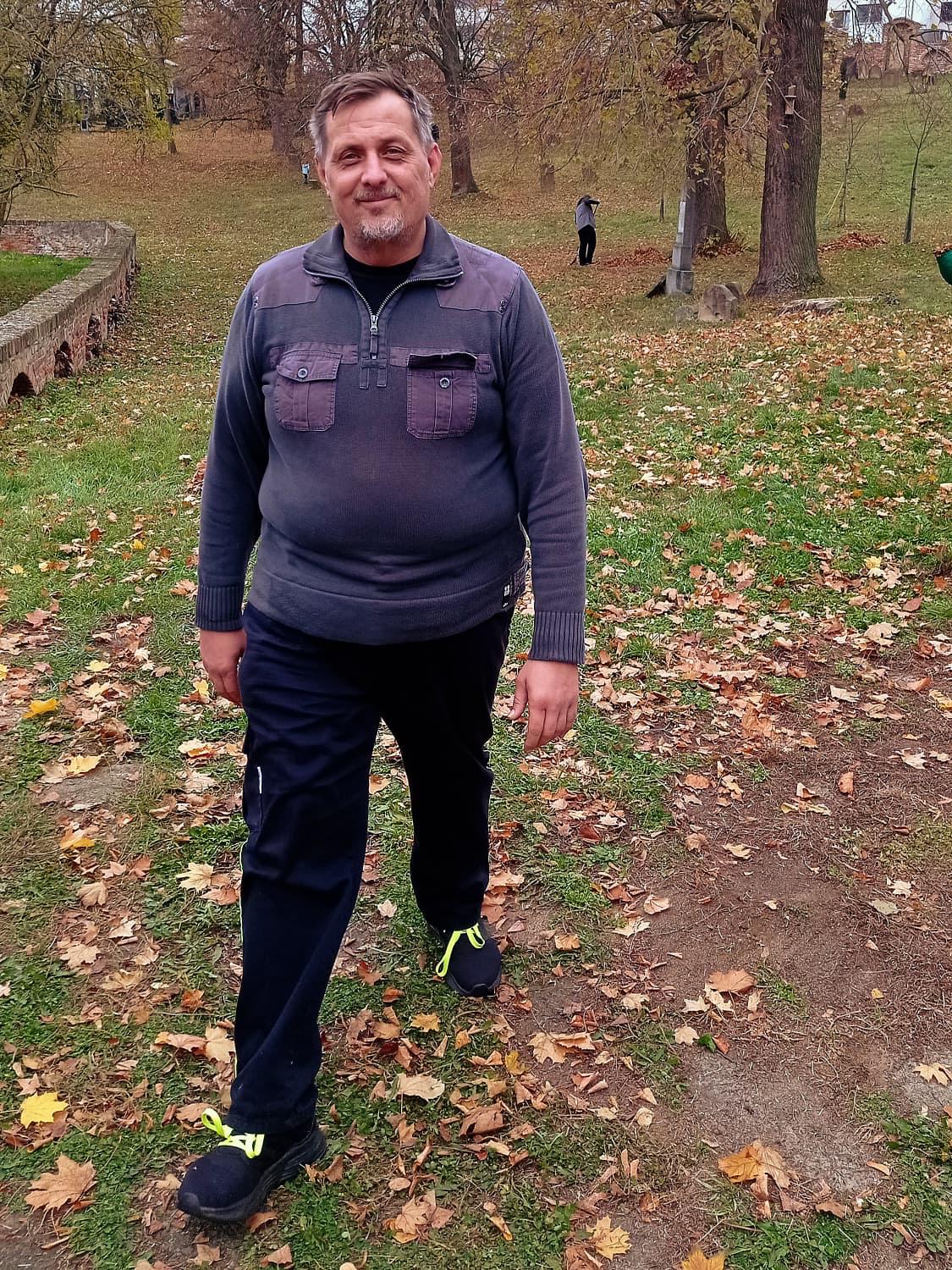 [2025-11-01]_uklid_zidovskeho_hrbitova_0018