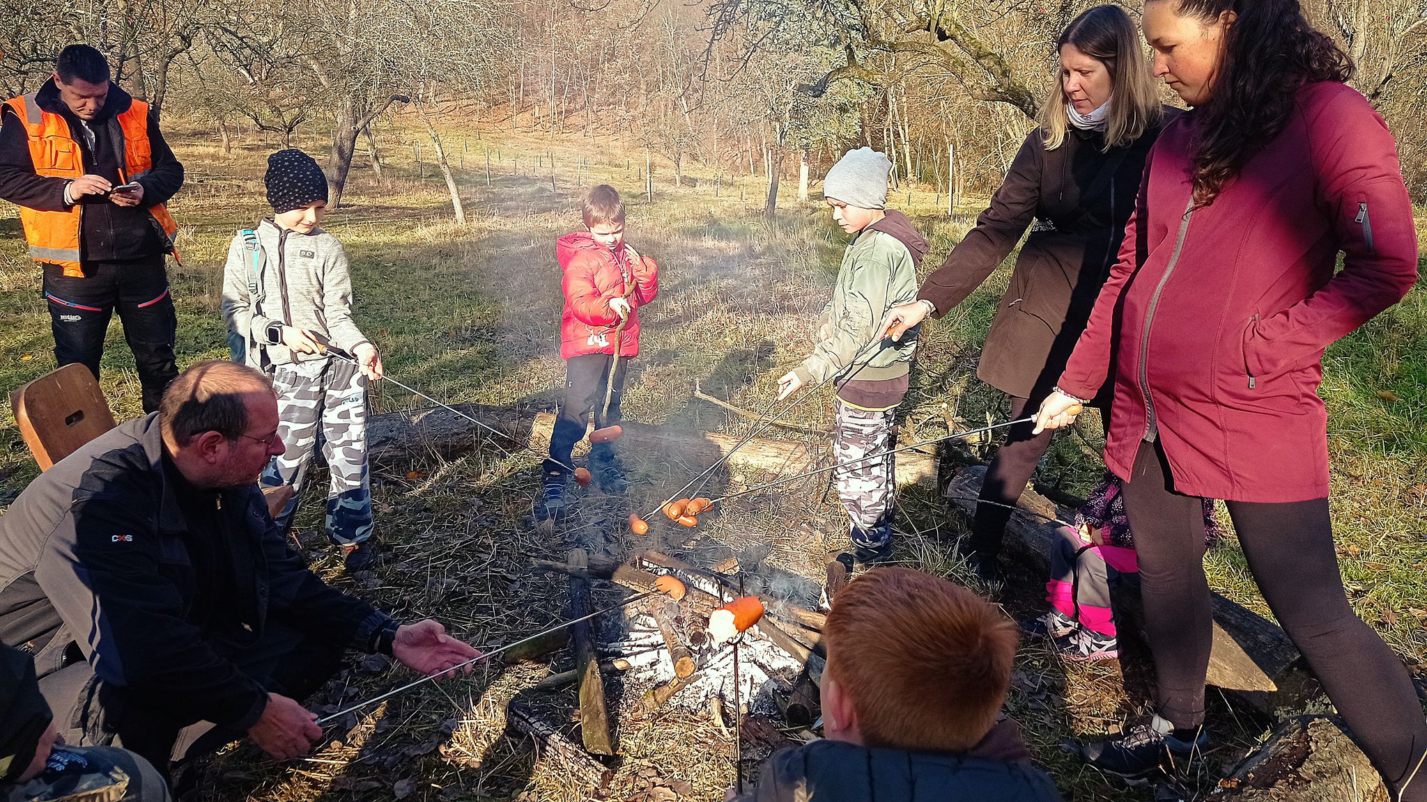 [2025-11-08]_sazeni_stromku_na_rene_0027