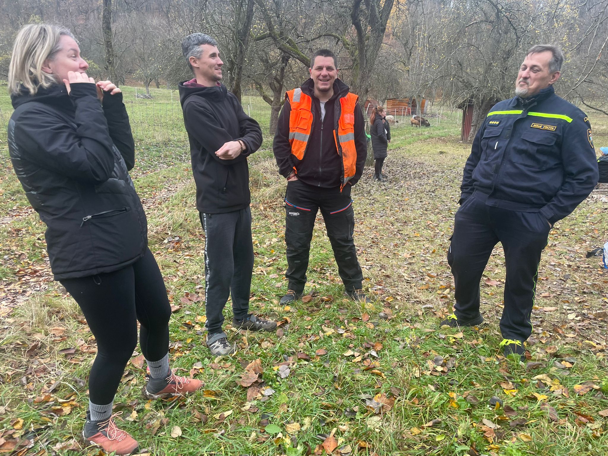 [2025-11-08]_sazeni_stromku_na_rene_0056