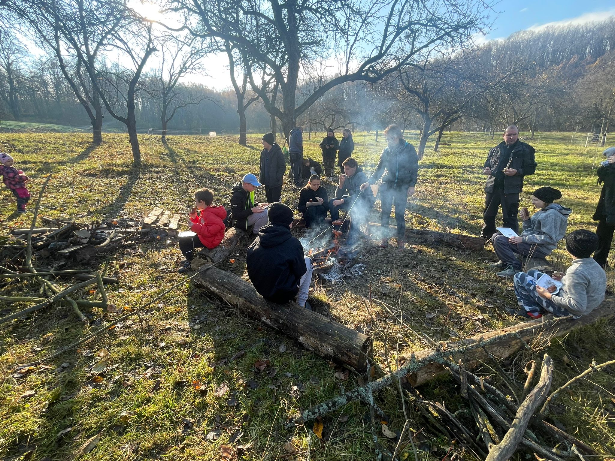 [2025-11-08]_sazeni_stromku_na_rene_0065