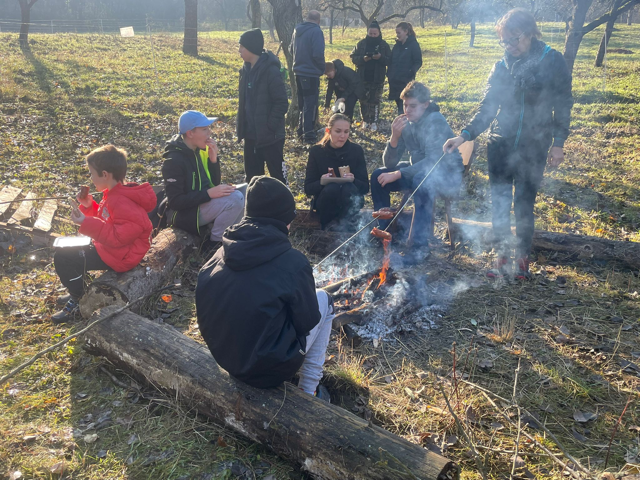 [2025-11-08]_sazeni_stromku_na_rene_0066